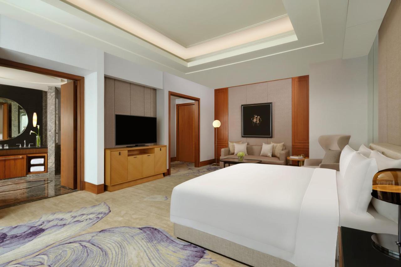 The Ritz-Carlton Jakarta, Pacific Place Экстерьер фото